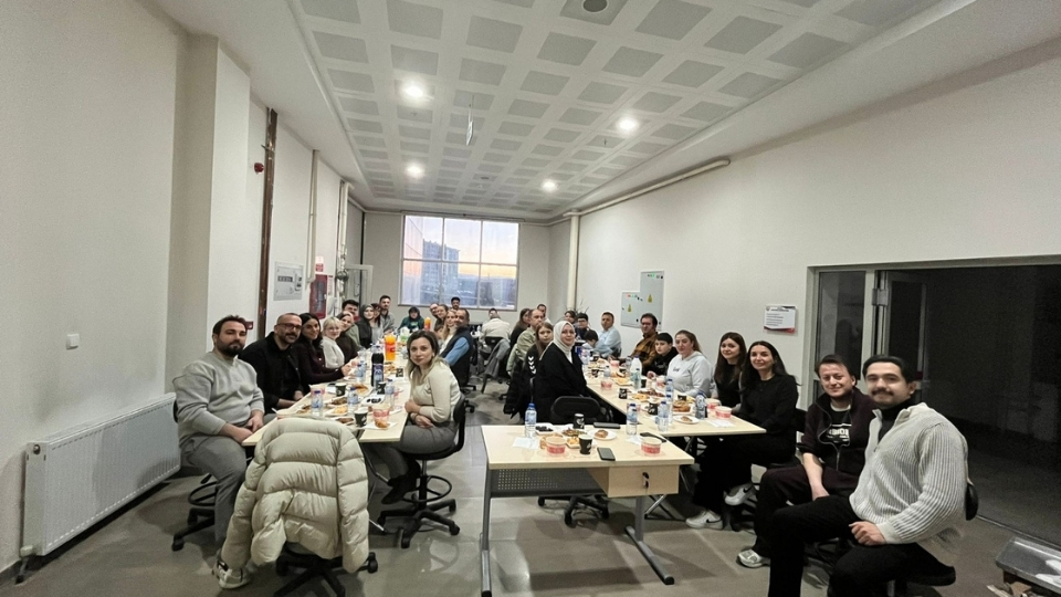 Kastamonu Üniversitesi Merkezi Araştırma Laboratuvarı’nda Toplu İftar Programı Düzenlendi