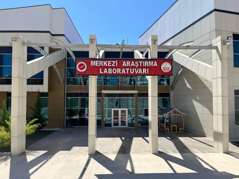 Kastamonu Üniversitesi Merkezi Araştırma Laboratuvarı binası